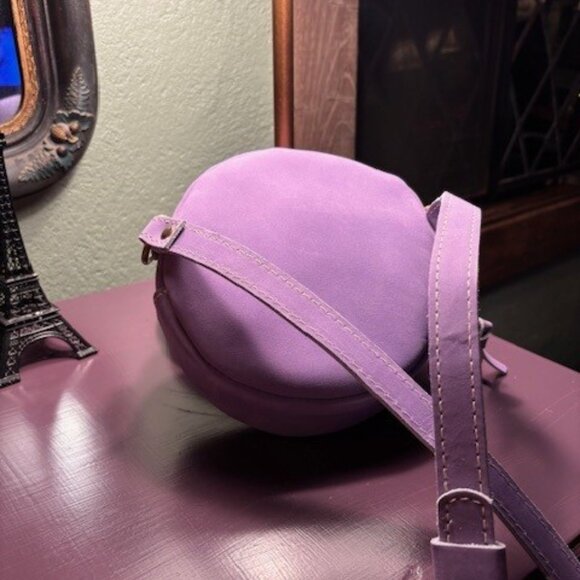 Portland Leather Circle Crossbody ~ Lavender Chalk in Small Version 7" - Picture 2 of 4